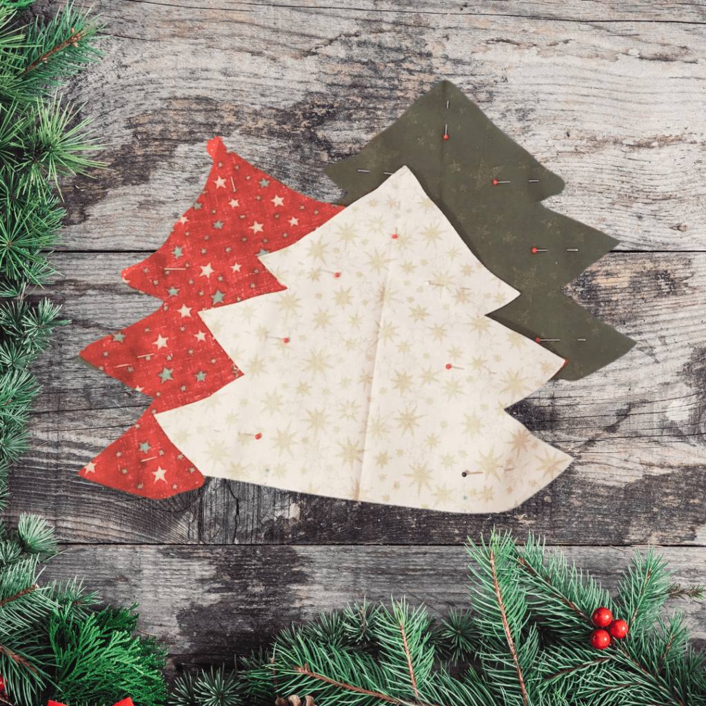 prende con este tutorial árbol de Navidad en tela paso a paso. Fácil y decorativo, ideal para principiantes. ¡Crea adornos únicos para estas fiestas!