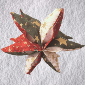 Aprende con este tutorial árbol de Navidad en tela paso a paso. Fácil y decorativo, ideal para principiantes. ¡Crea adornos únicos para estas fiestas!