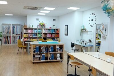 ✂️ Cómo funcionan nuestras clases de costura, punto y crochet en La Costurería